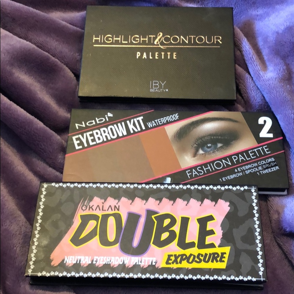 Eyeshadow palette highlight and eyebrow